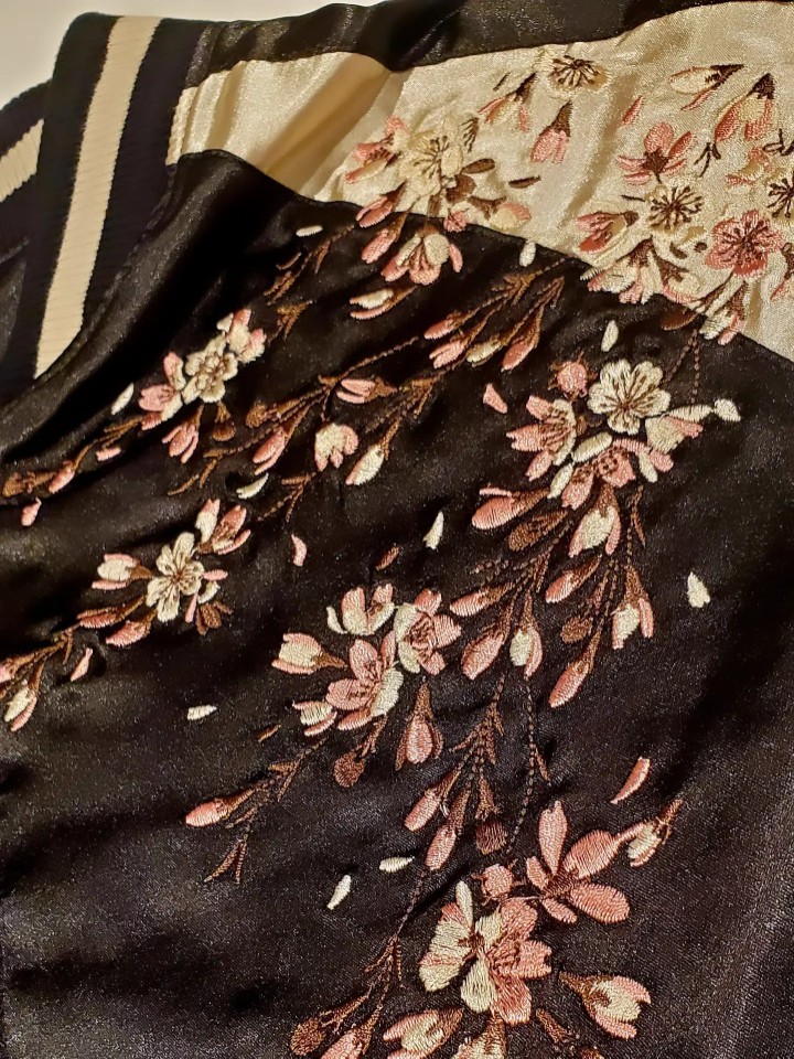 日本人のDNAに刻まれた桜を着る